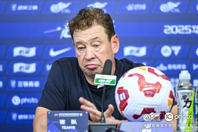 华体会app下载-斯卢茨基：今天让对手反击打入一球，这样的结果让我们非常痛心